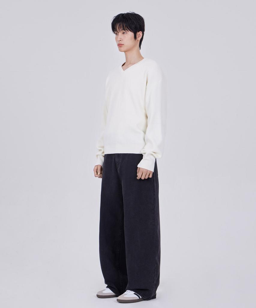 GLW Minimal V-Neck Crop Knit Ivory