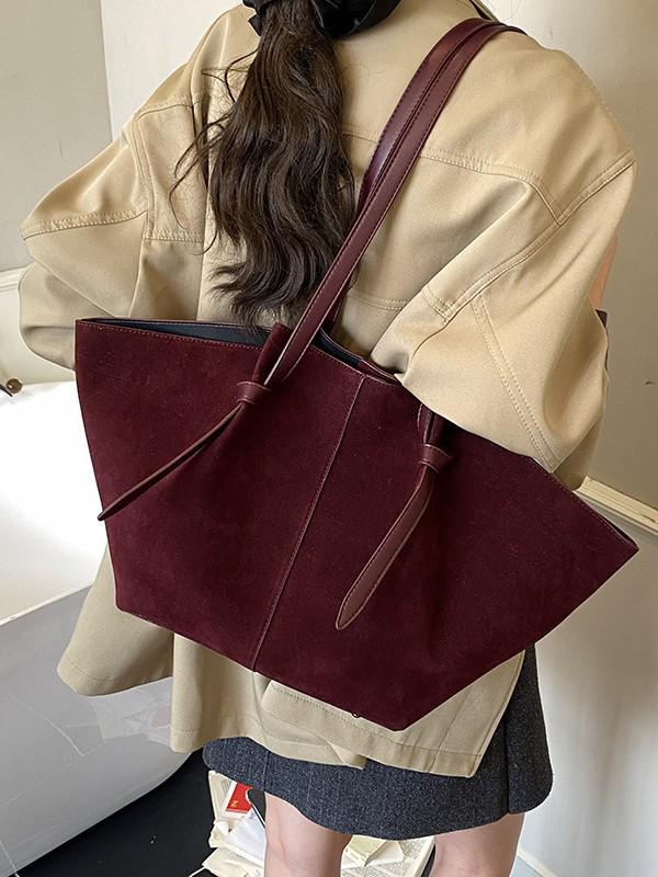 Borsa a Spalla da Donna con Ala Opaca Autunno/Inverno: Grande Capacità, Design di Nicchia Francese di Alta Gamma