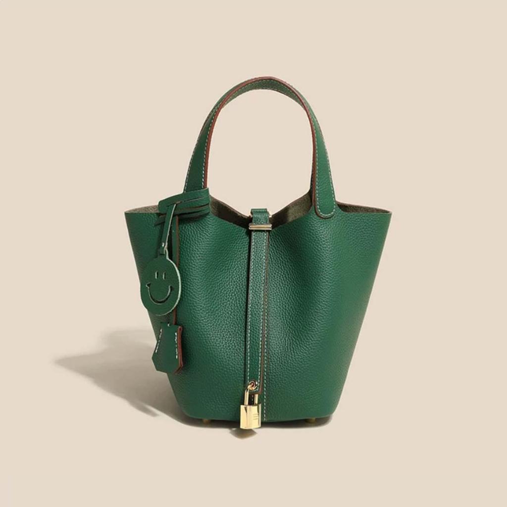 2025 Trending Women's Genuine Leather Cowhide Bucket Bag: Versatile, Top Layer Vegetable Tanned Handbag