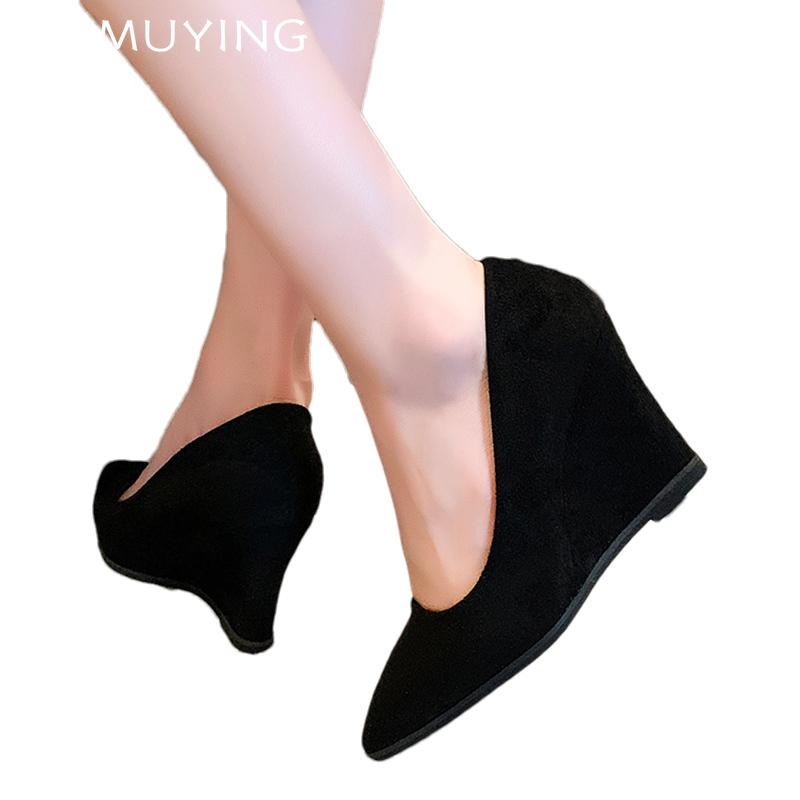 Damskor med grund spetsig tå Kilar Mocka Höga klackar Mode Skor 2025 Trend Designer Klänning Fest Vinter Chaussures Femme