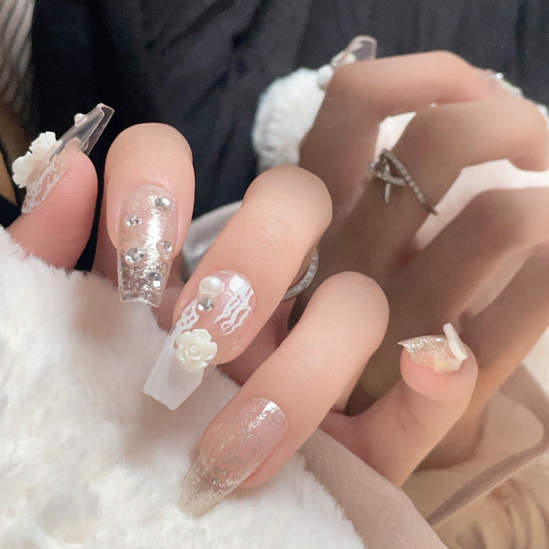 

Camellia White Nail Tips: Spring/Summer Beautiful Press-On Manicure Z191 White Camellia [Glue]