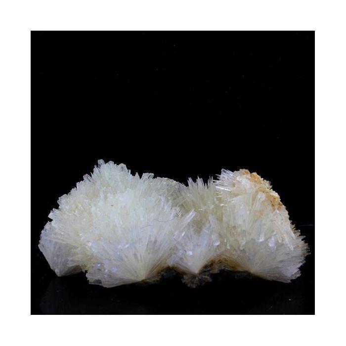 Pierres et Minéraux. Aragonite. 108.85 ct. Condat, Cantal, France.