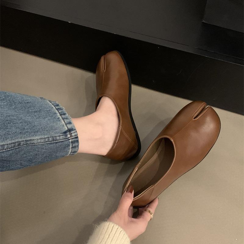 Sleeve Feet Retro Split-toed Shoes Flat-soled Pig's Trotters Casual Single Shoes Women's One-pedal Soft-soled Soft-faced Lazy Shoes