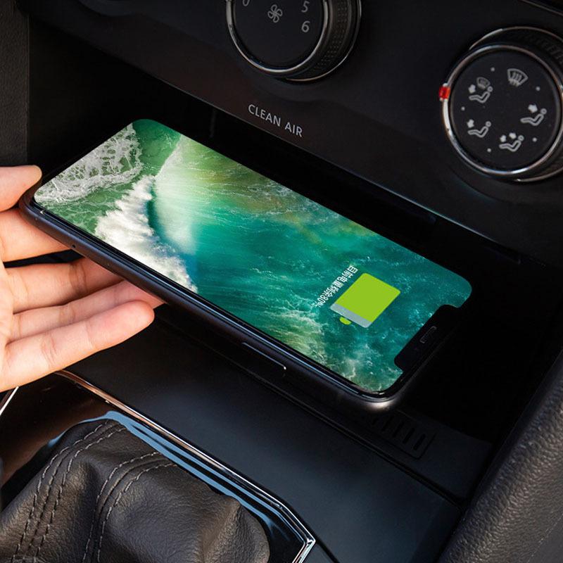 Car Wireless Charger For Volkswagen Tiguan MK2 2017-2022 Mobile Charging Fast Charge Phone Holder Interior Accessories Trim