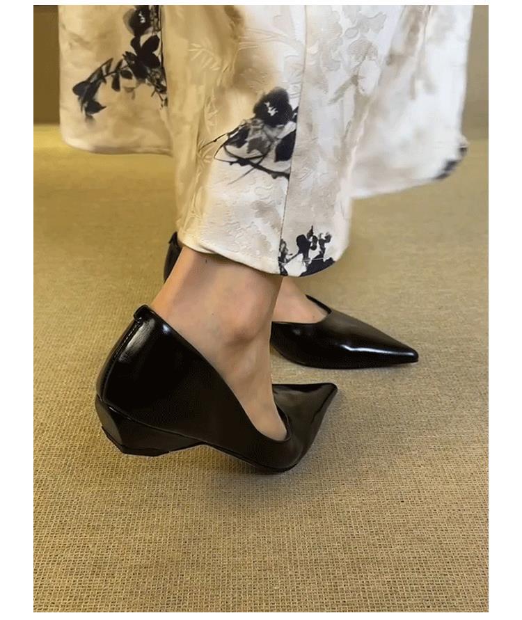 Cowhide French black pointed leather shoes thick heel single shoes women's shallow mouth medium heel women's shoes commuter versatile work shoes