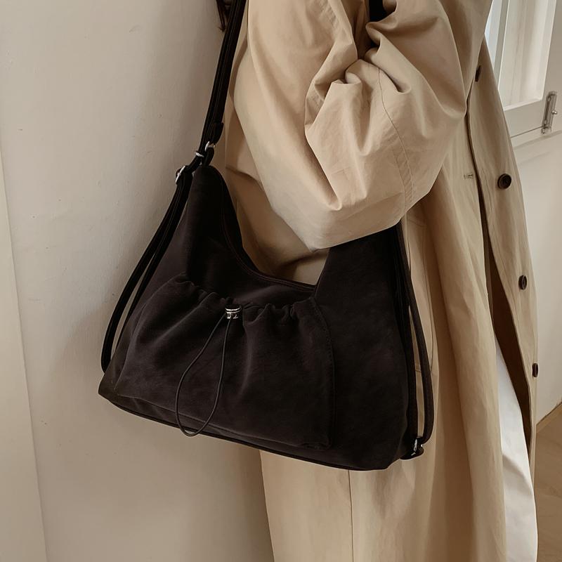 Slouchy Shoulder Bag with Front Pouch Large Capacity Everyday Fashion Tote Bag