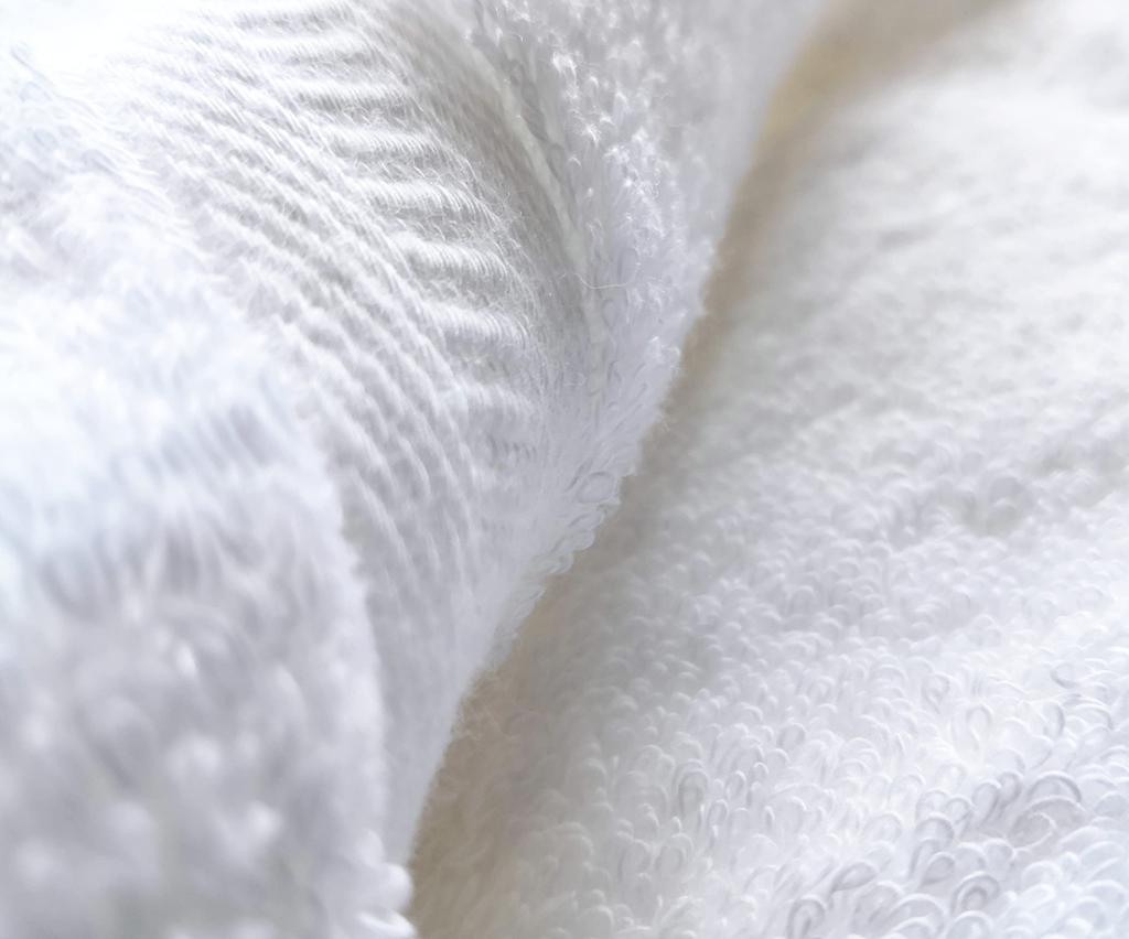 TRUE TOWEL Classic HOTEL Petit Bath Towel, Luxury Imabari Towel (White)