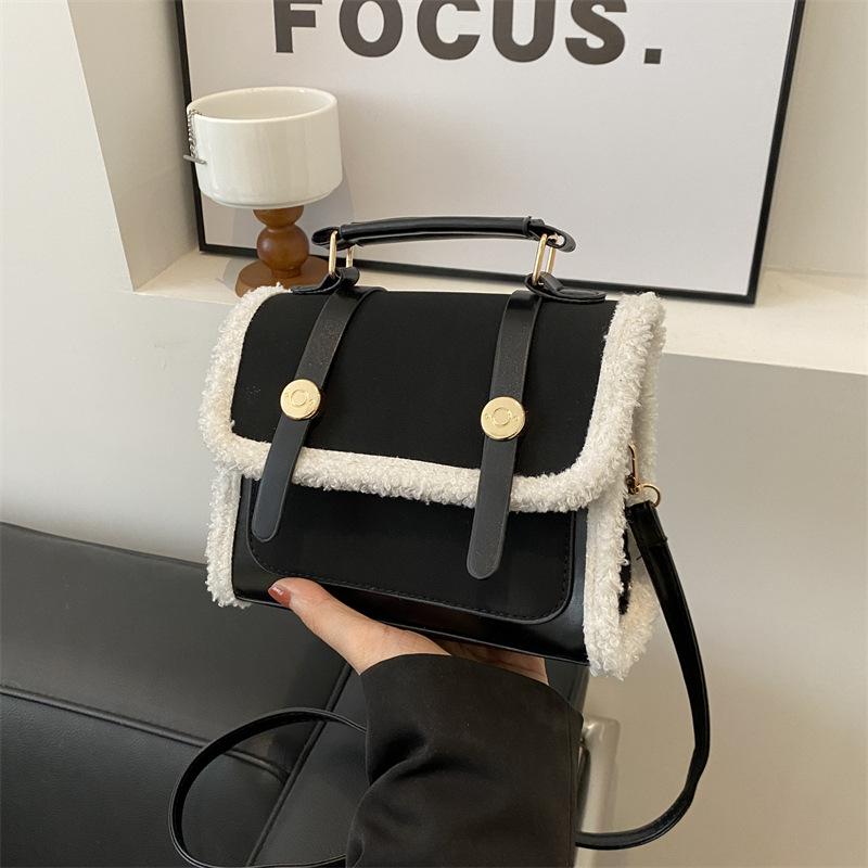 

Сращивание овечьей шерсти, ретро, простой однотонный, для работы, 2025 зима, новая, повседневная, ретро, большая вместимость, женская сумка через плечо чёрный