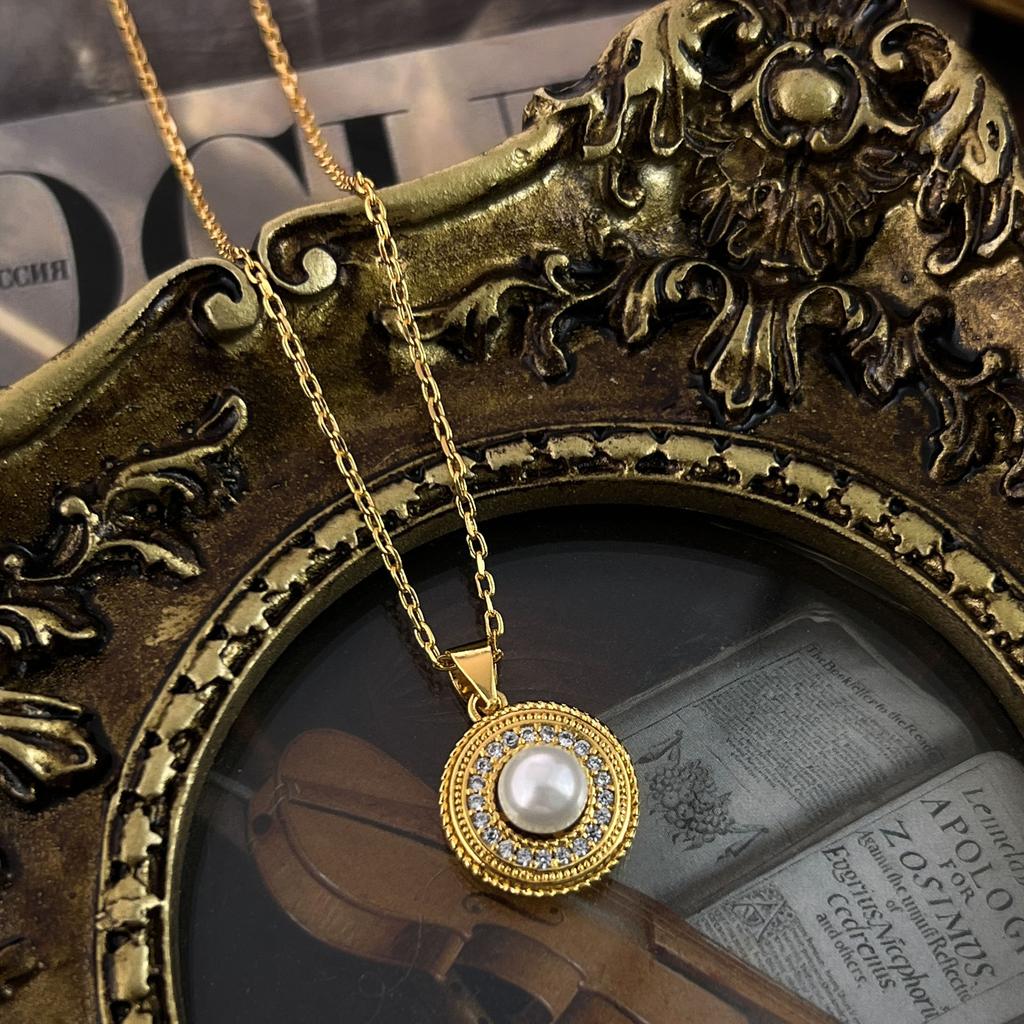 Neu im Originaldesign High-End und sanfter Stil Perlenkette Runde Retro-Anhänger Weibliche Charms Schmuck für Frauen Geschenk