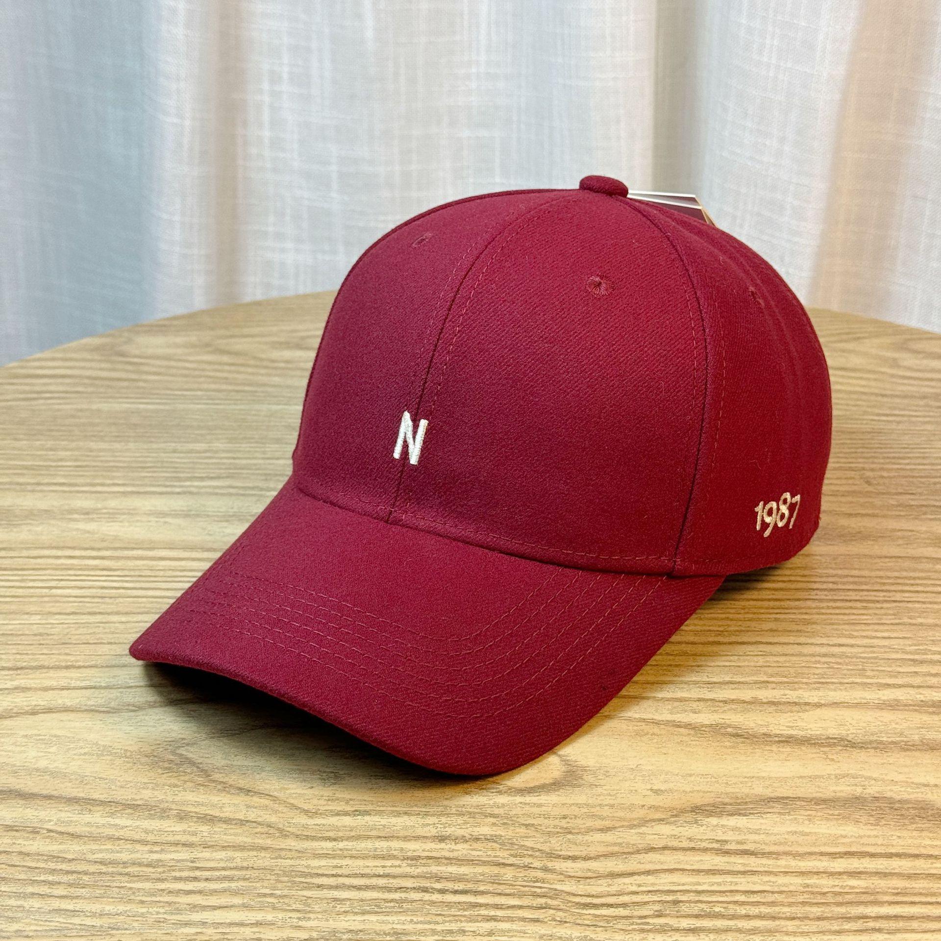

Korean-style woolen embroidery N Letter-printed baseball cap for women, versatile for autumn and winter, suitable for young and middle-aged, casual Adult55-60Adjustable вина червоного кольору