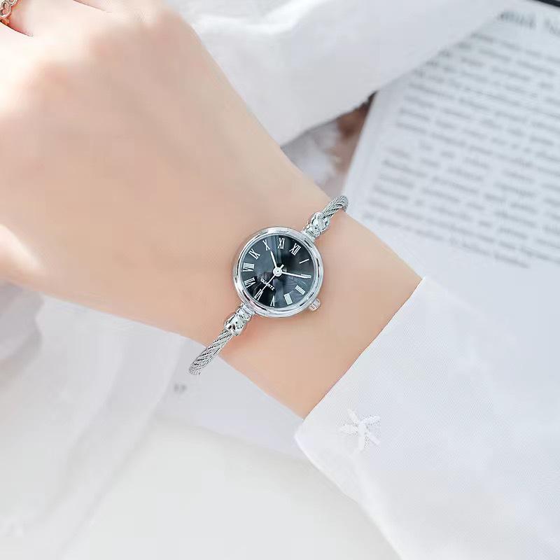 Women's Open Bangle Quartz Watch: Elegant and Simple Design
