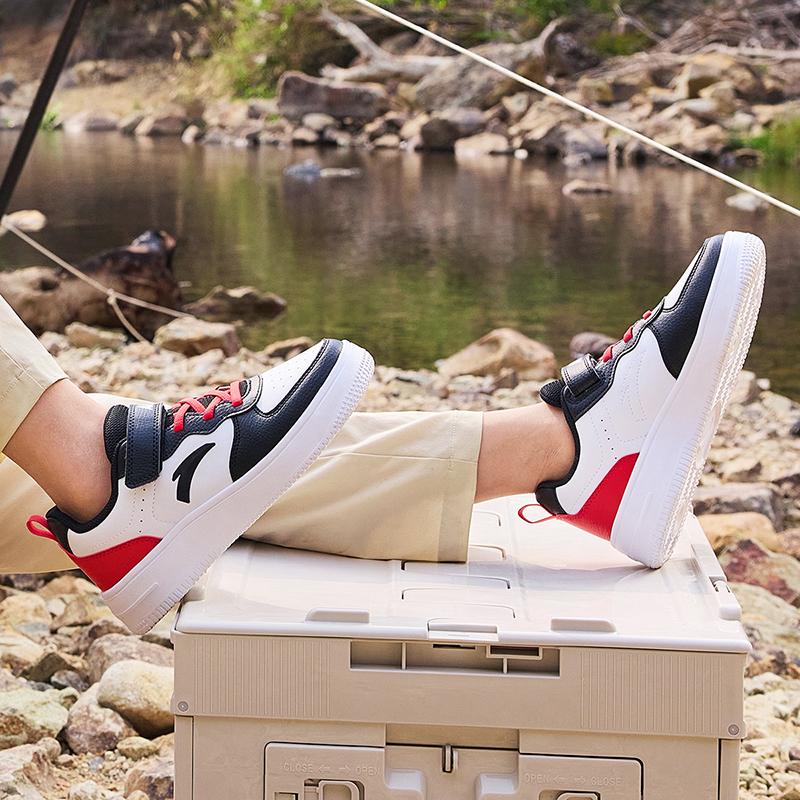 Anta Comfortable Versatile Anti-Kick Low-Top Kids Skate Shoes Kids Sneakers Black White Red A332338063J-3