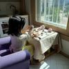 Children's Wooden Pretend Makeup Set: Portable Cosmetics Toy for Dress-Up and Imaginative Play