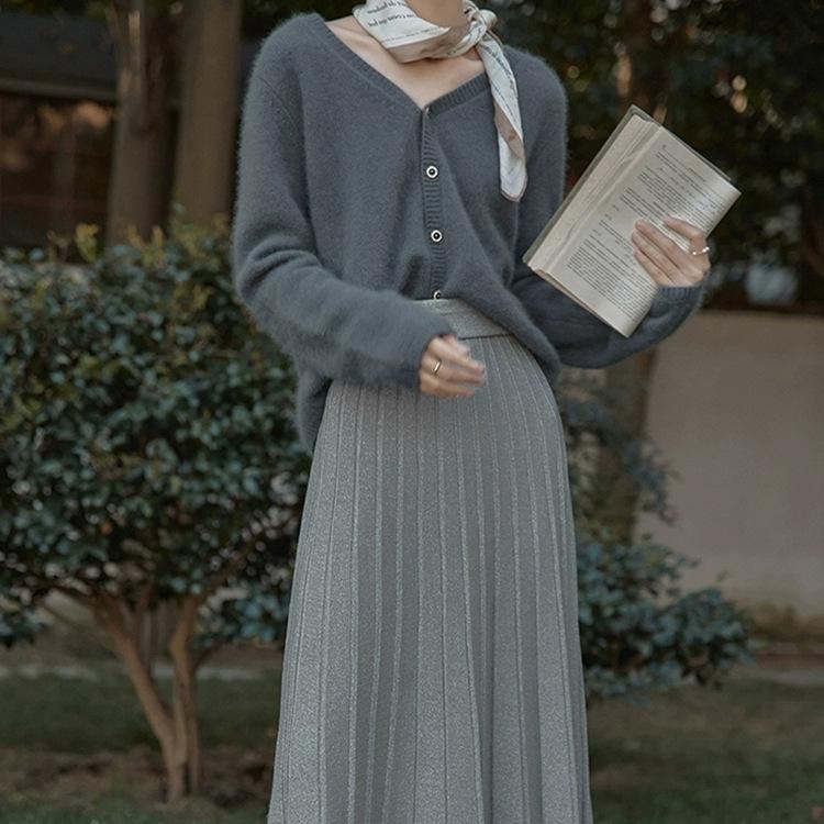 Spring and Autumn V-neck Sweater Cardigan Jacket for Women Loose Gentle Knitted Top