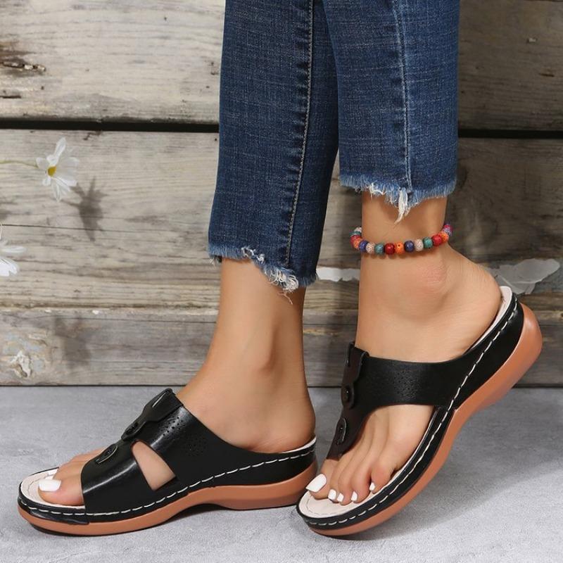 Women's Shoes with Toe Clips Large Wedge Heels Flat Beach Sandals and Slippers