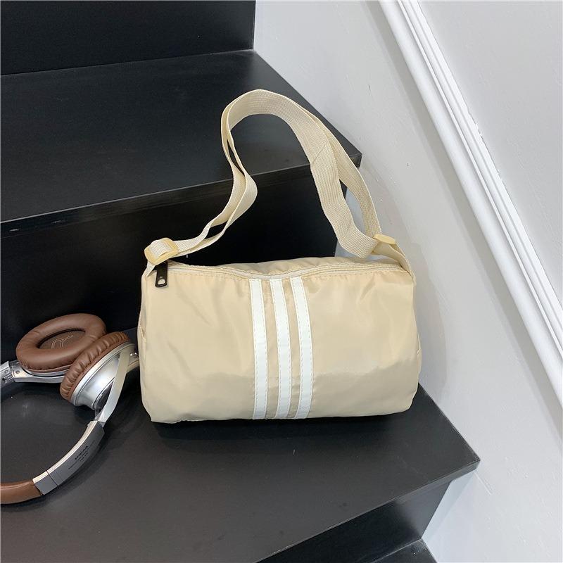 

Модная сумка через плечо кроссбоди большой вместимости Новая спортивная повседневная сумка Шикарная дорожная сумка-дафл белый