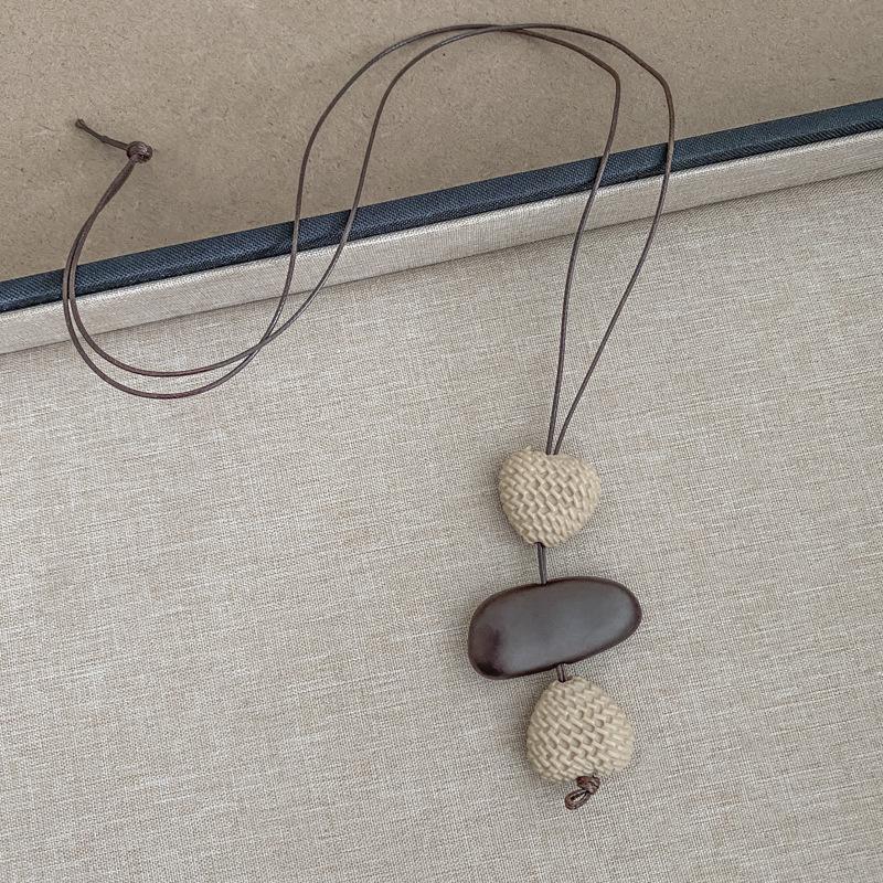 Retro Ethnic Style Geometric Wood Collarbone Necklace - Fashionable Light Luxury Design