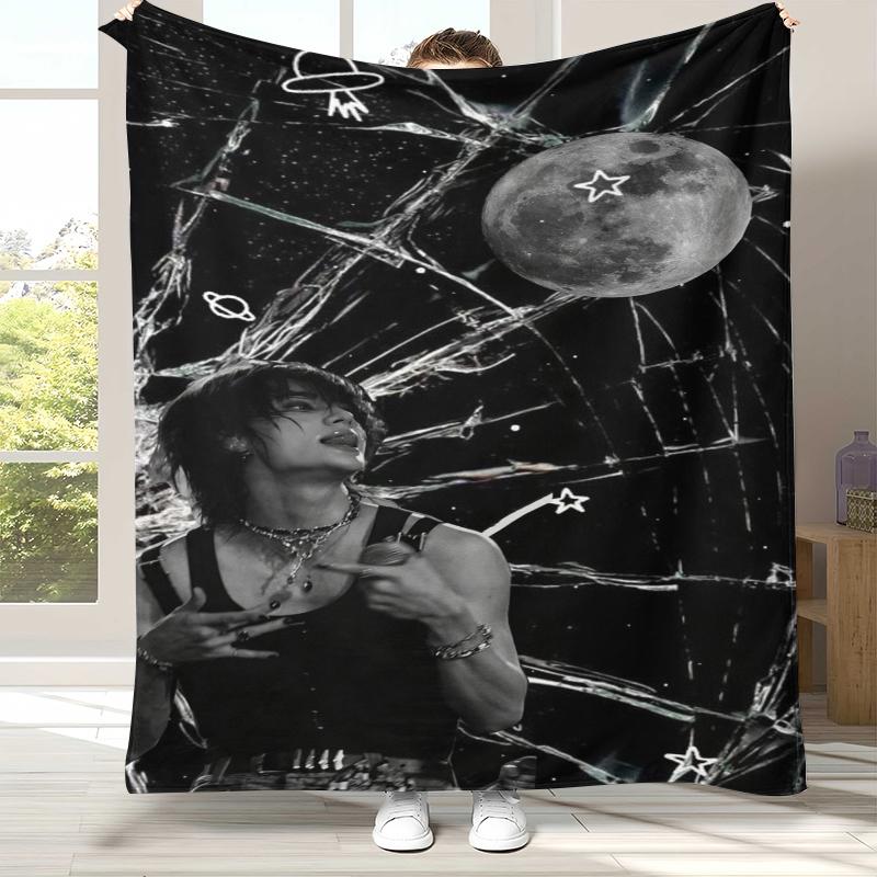Hyunjin Kpop Stray Kids Flannel Blanket,Ultra Soft Warm Plush Throw for Home Bedroom Bed Sofa Cover Camping Picnic gift