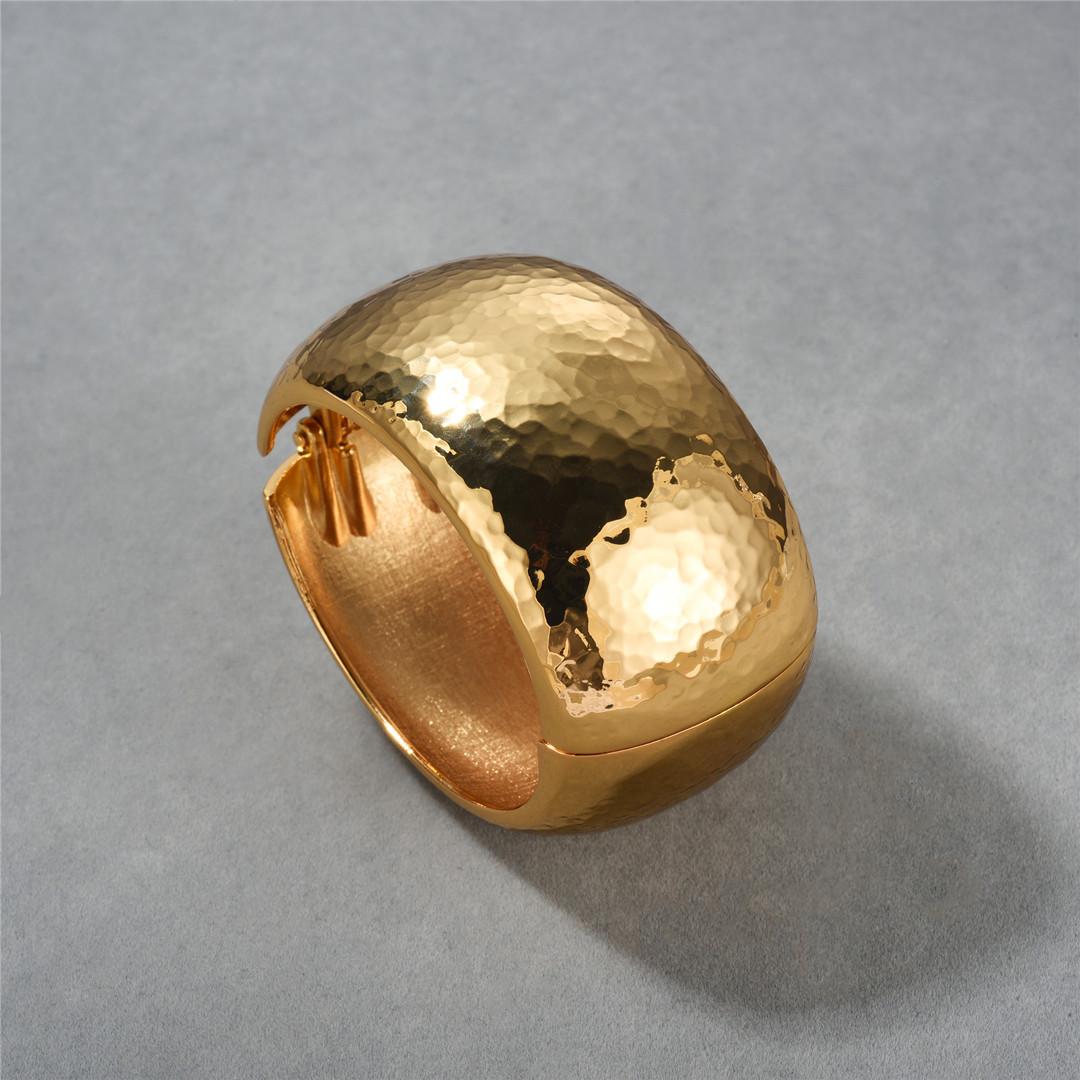 

Нишевая Персональность Модный Открытый Широкий Вариант Ретро Вогнутый и Выпуклый Глянцевый Волна Воды Браслет на Запястье Простой Браслет Женский