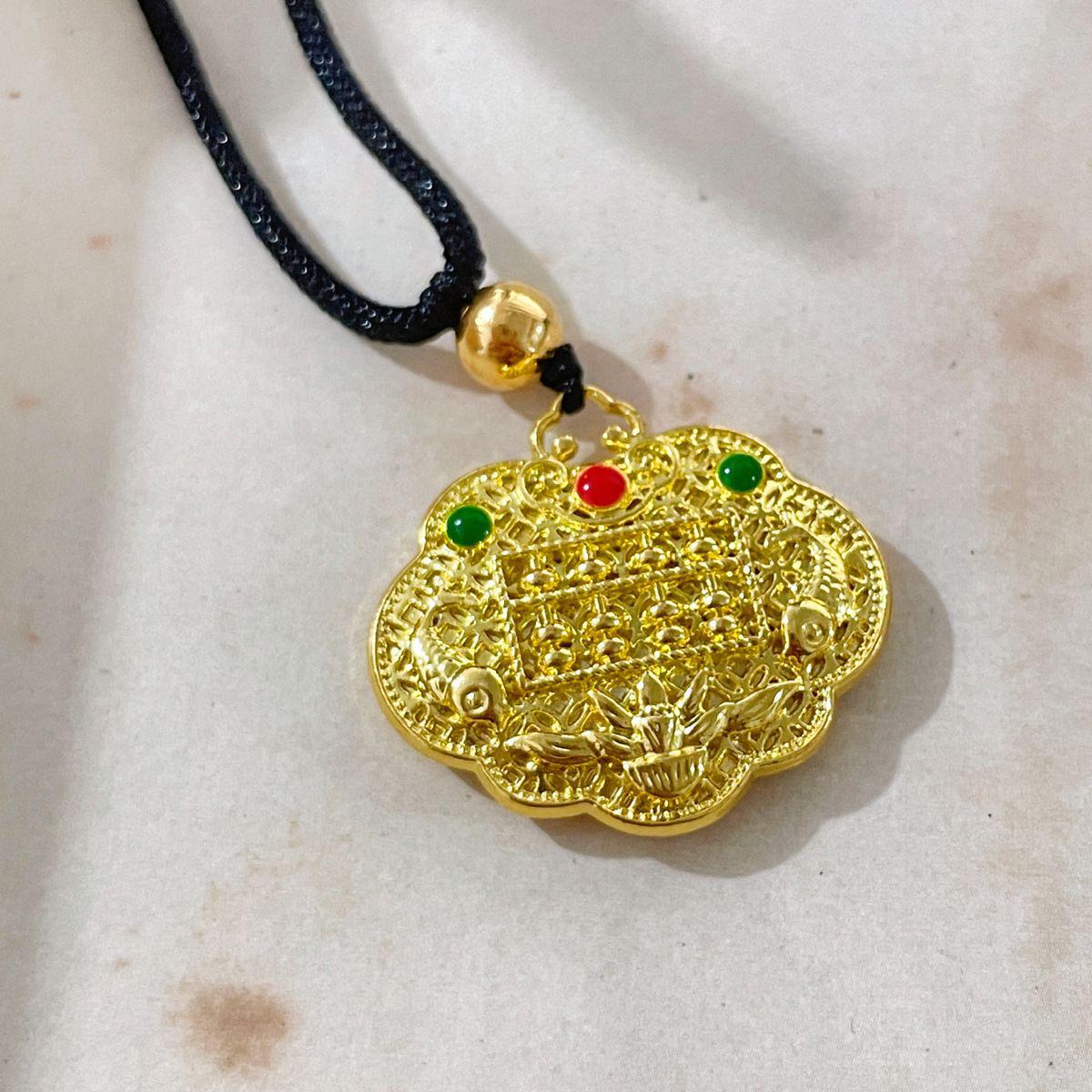 Elegant Sand Gold Pisces Pendant Necklace: Luxury Women s Jewelry with Lotus Abacus Lock Design