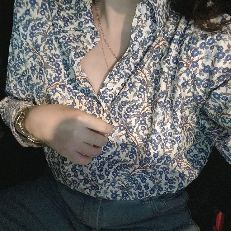French-style Literary and Retro Shirt with Vine Prints Loose-fitting Figure-flattering and Long-sleeved