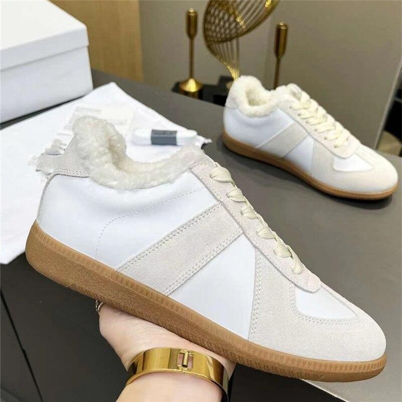 Luxury Sports Women 'S Shoes Tennis Training Men 'S Running Shoes Couple Flat Shoes Leather High -Quality Male Shoes Unisex