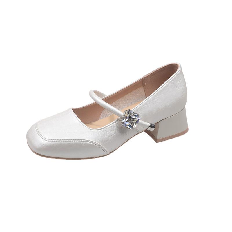

French Mary Jane single shoes women s 2025 autumn new one-word with square head shallow mouth temperament uniform small leather shoes women 35