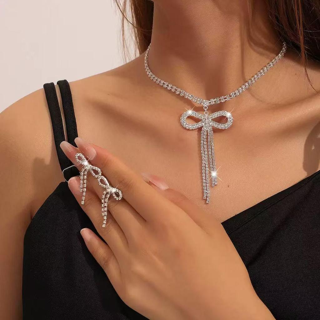 Elegantní mezikontinentální svatební souprava náhrdelníku a náušnic s kamínky