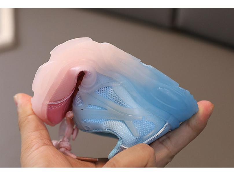 Jesień 2023 Dziecięce sneakersy z siateczki z gradientem i podświetleniem LED