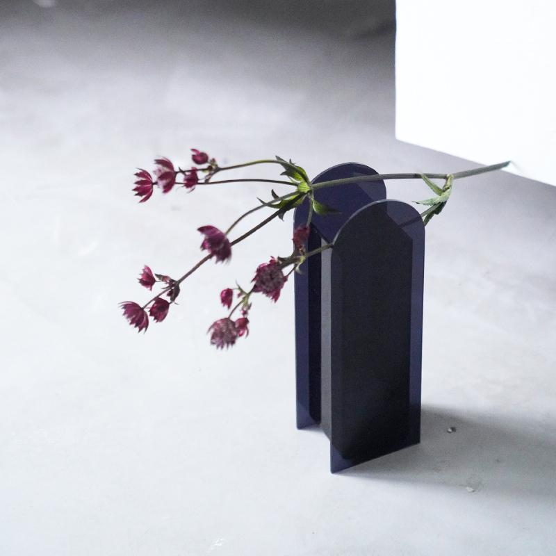 Modern Boho Style Rectangular Clear Acrylic Flowers Vase Iridescent Aesthetic Home Decor Artistic Room Decorative