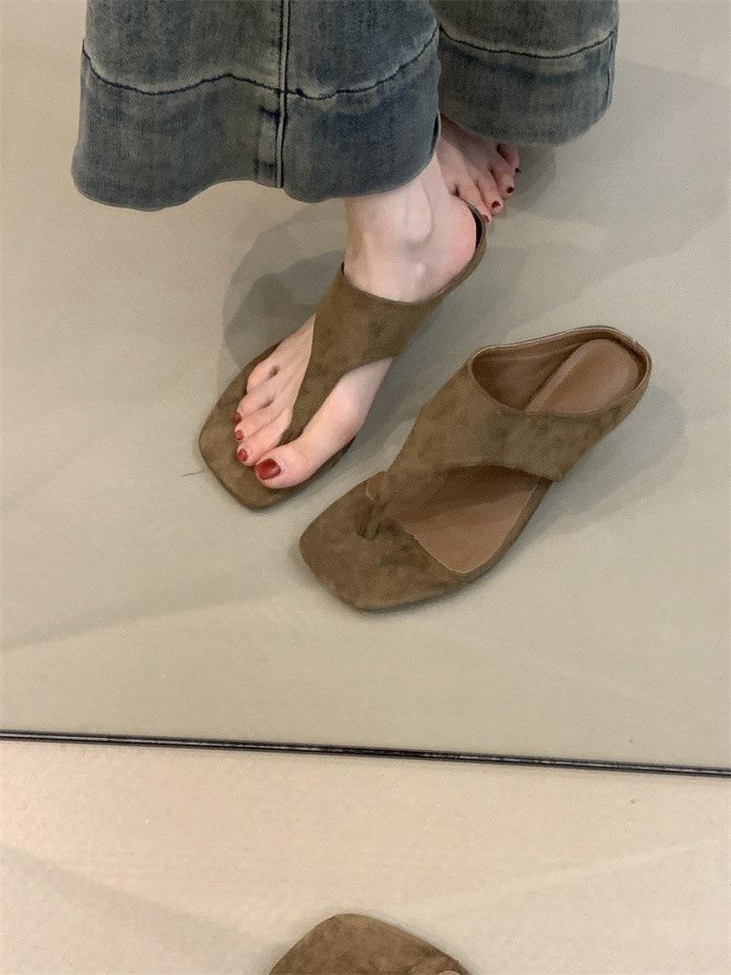 

Ретро босоножки на высоком каблуке новый нишевый темперамент простые феи носок тонкий каблук шлепанцы 40 коричневый