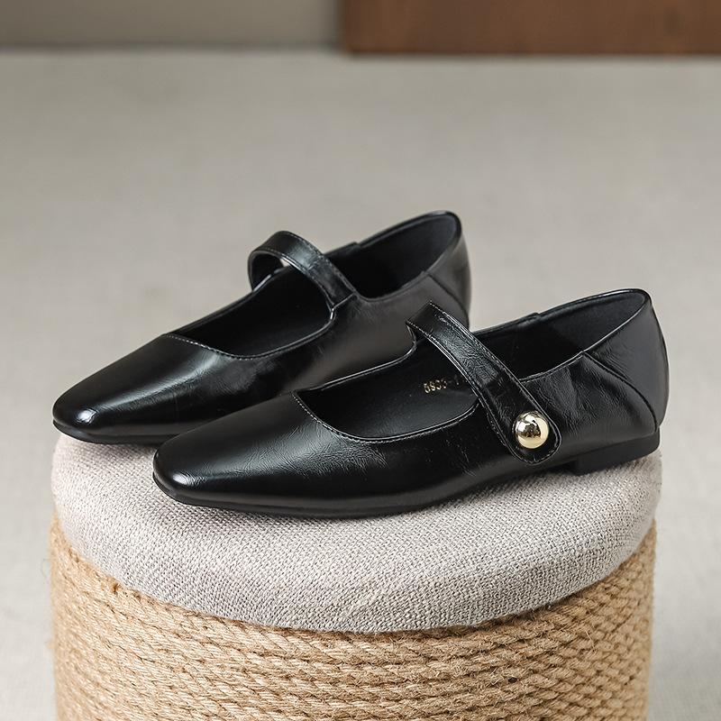 

Grape mother, the same style, one-word buckle with shallow mouth square head flat-soled single shoes, women s shoes, spring shallow mouth laden shoes 35