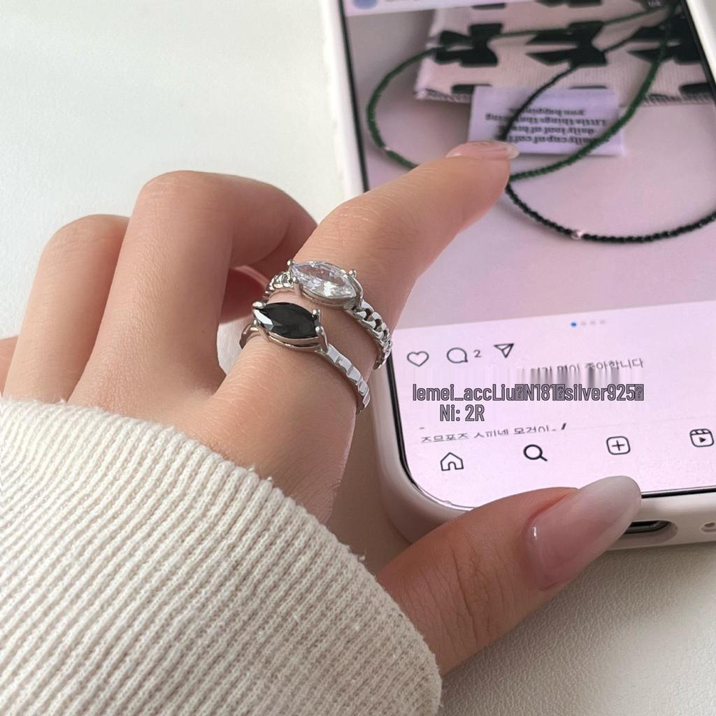 Korean Geometric Horse Eye Stone Ring: Black & White Double-Wrap Design