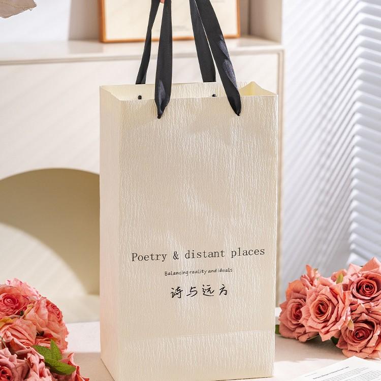 

Высокоценный Легкий Роскошный Креативный Набор Кофейной Чашки и Блюдца в Подарочной Коробке Мероприятия к Юбилею Нового Года Практичный Сувенир для Послеобеденного Чая 240ML