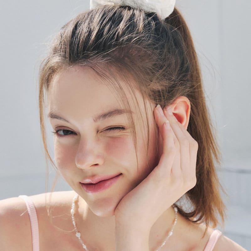 engbrox Daisy Eyelet Scrunchie