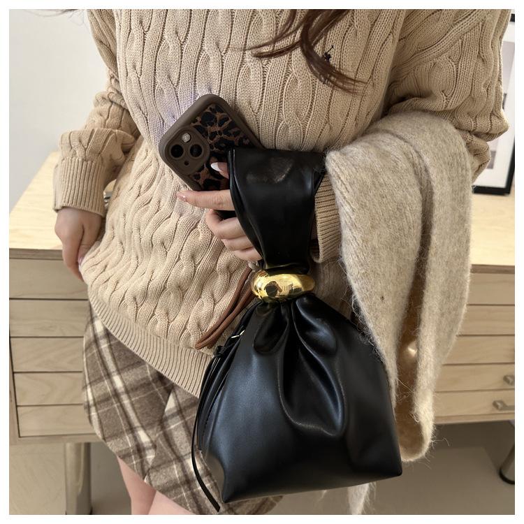 New Pleated Vintage Faux Leather Bucket Bag for Women Small Single Shoulder Wristlet Clutch