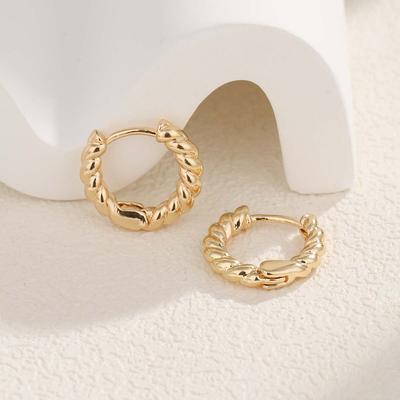 Irregular Twist Circle Ear Buckle Earrings Women'S French Simple Advanced Sense Fashion Personality Fashion Earrings Earrings