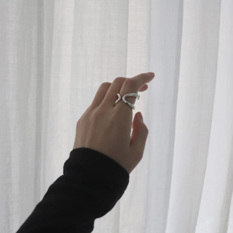 APIOH BOLD SILVER RING