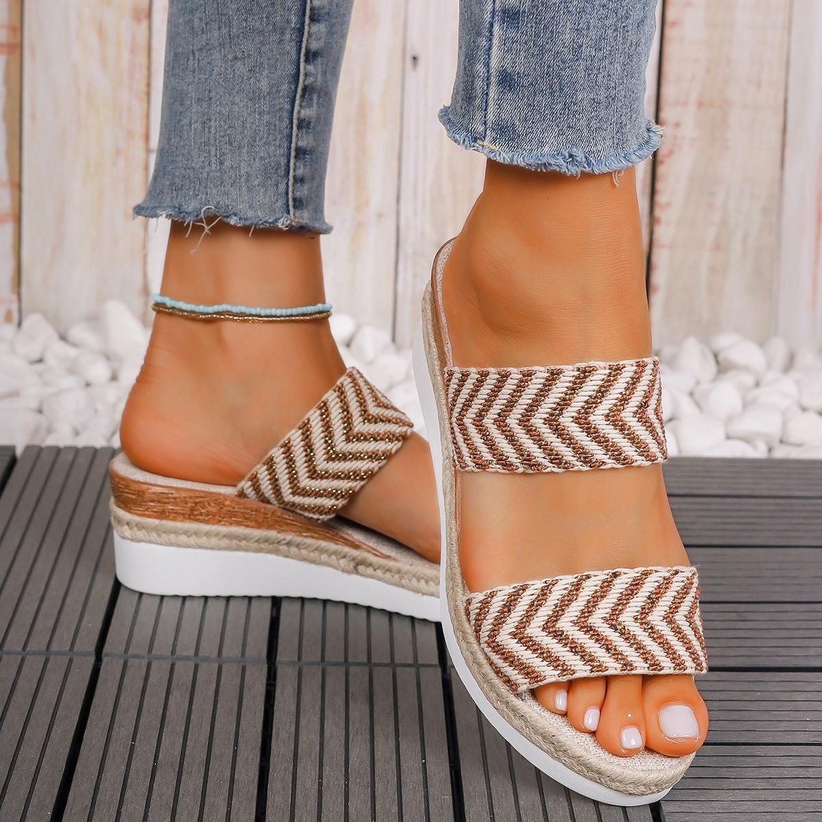 

Женские тапочки на танкетке 2024 года, новые летние туфли для женщин, шлепанцы на платформе, сандалии больших размеров, модные повседневные тапочки, женские шлепанцы 43 малиновый