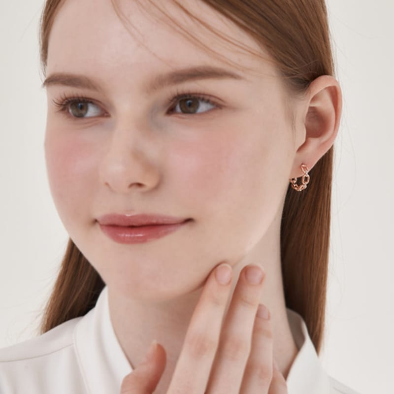 CRANNE 14K Square Line One-Touch Earrings (Gold Pin) C24EGP206