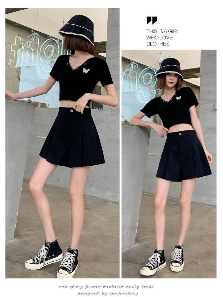 2026 Plus Size High Waist A-Line Black Pleated Shorts for Women