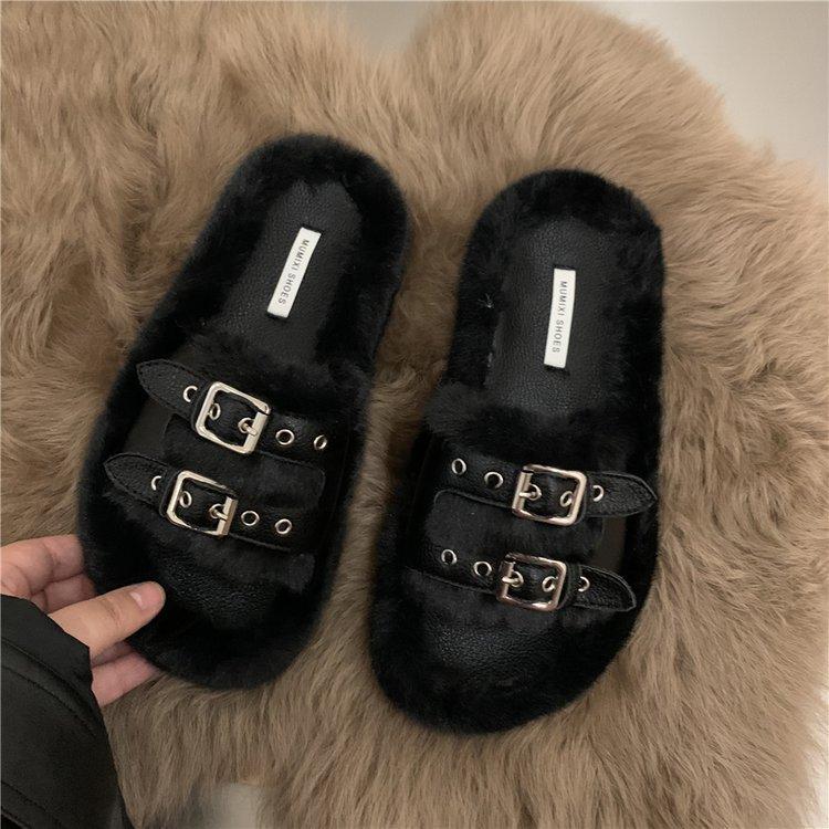 

Женщины носят шерстяные тапочки на толстой подошве и хлопковые тапочки с пряжкой-ремнем «Вечерний бриз» нового дизайна для осени и зимы 2025 года. 35