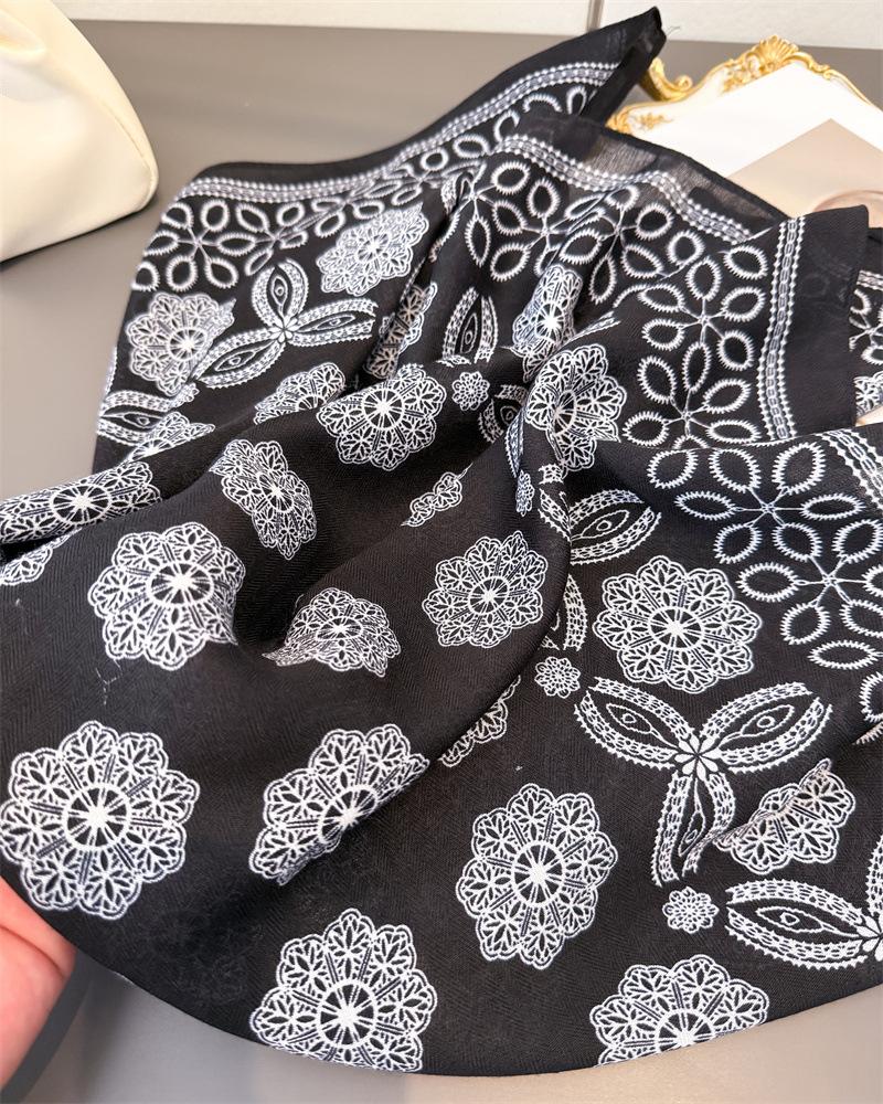 Luxury Print Female Neck Scarf Cotton Linen Feeling Women Hair Scarves Foulard Head Band Shawls Wraps Neckerchief Bandana