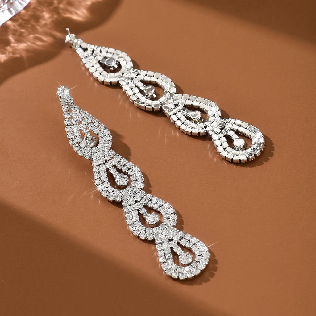 Ladies' fashionable water droplet earrings and jewelry are suitable for dates, parties, festivals, and gifts
