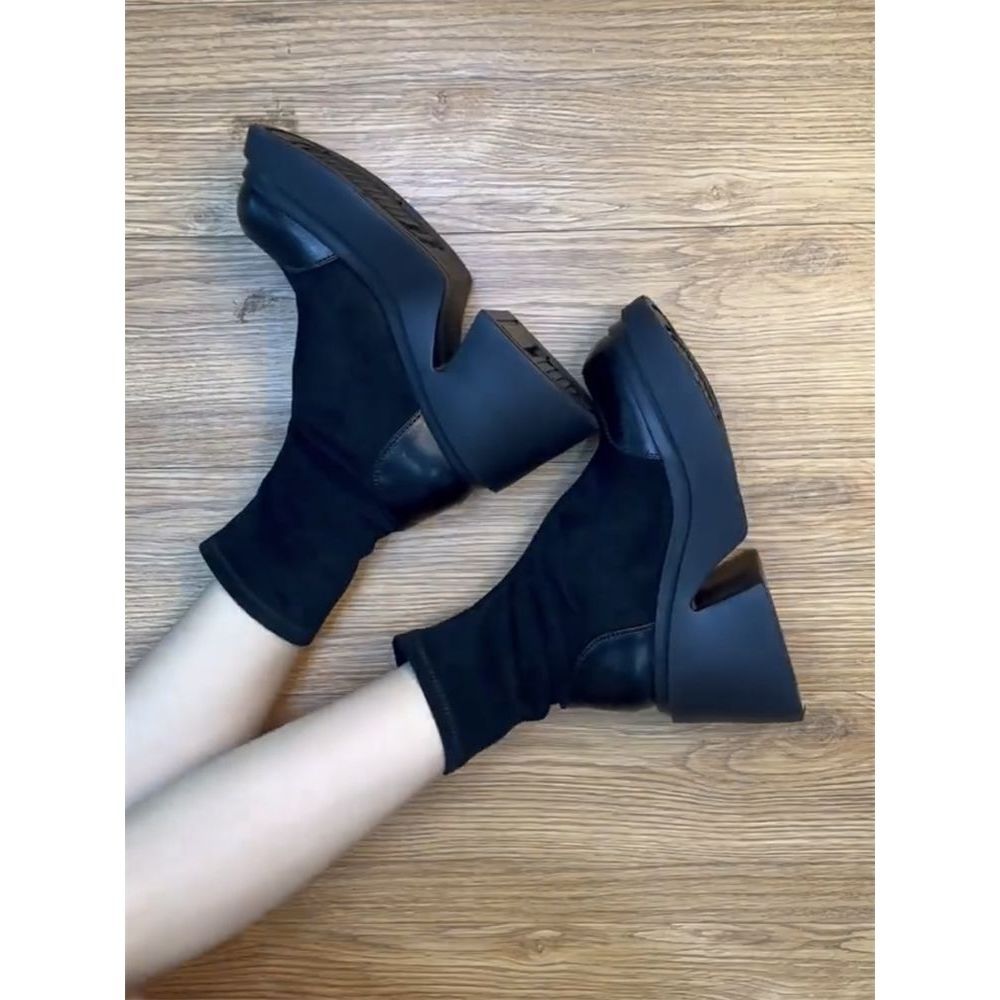 Korean version thick-soled thick-heeled elastic short boots children's retro European station versatile small man increases height and shows thin boot