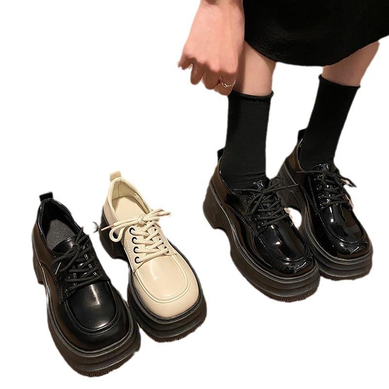 Frühling neue Muffin-Plateau Retro kleine Lederschuhe Damen Britischer Stil Slipper Erhöhende Lackschuhe