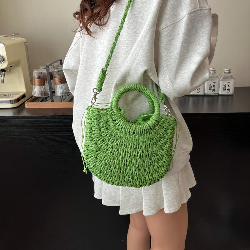 Woven straw bag women's 2025 new niche design high-end messenger bag seaside popular portable tote bag