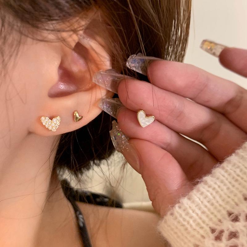 Boucles d'oreilles cœur en zircon ensemble de six pièces: Mini-designs chics et confortables pour le sommeil pour femmes