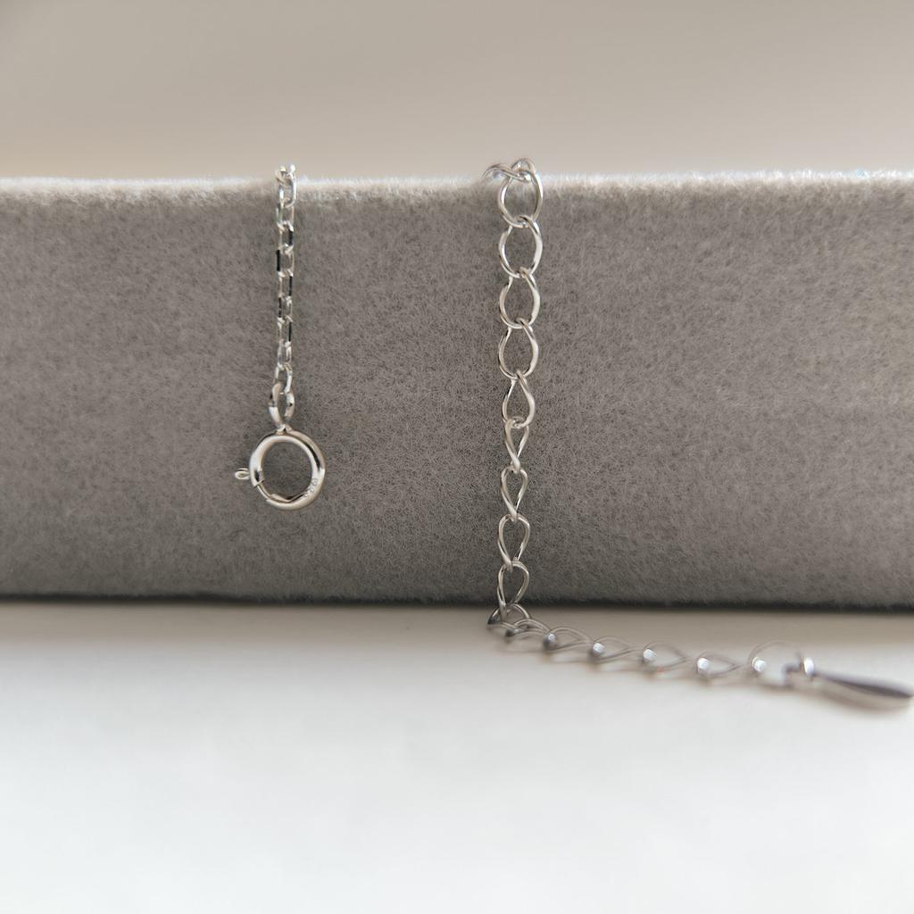 Silver Necklace with Cubic Zirconia, Item Weight 4.24 G (2209195)