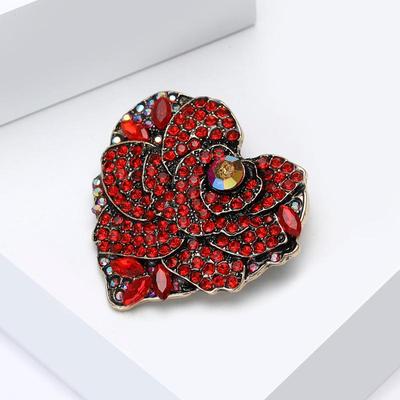 Red Shinning Heart Brooches For Women Clothing Coat Banquet Party Accessories Gifts